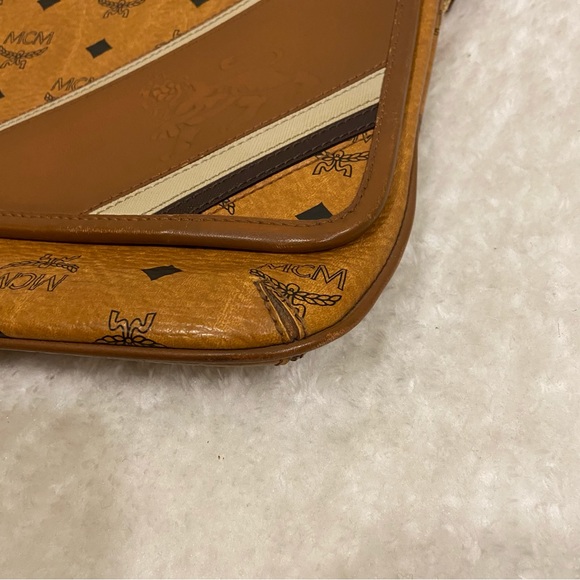 MCM LIMITED EDITION UNISEX CROSSBODY - Picture 6 of 9